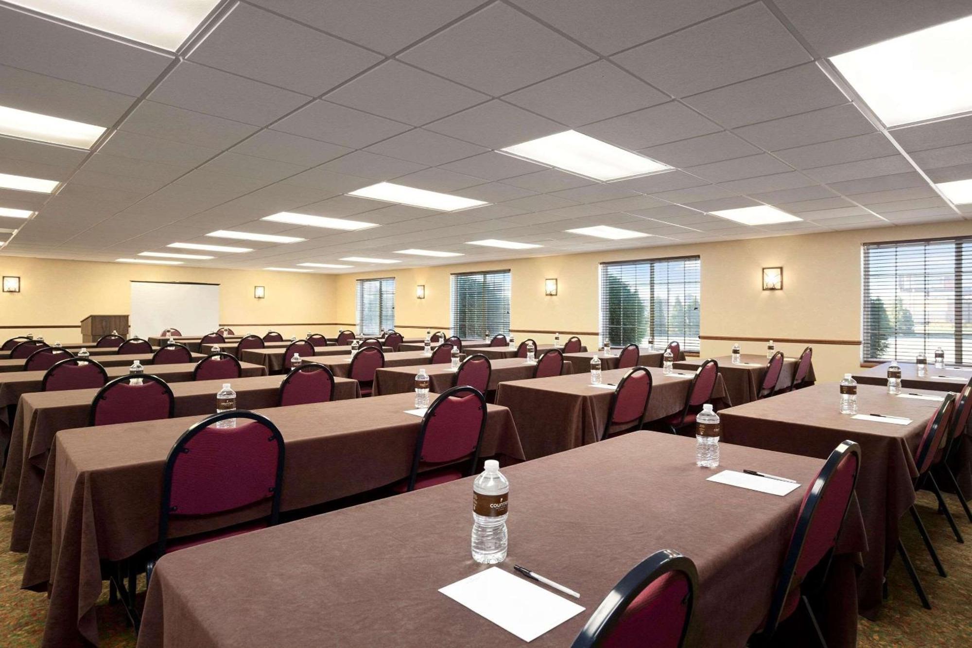 Country Inn & Suites By Radisson Bismarck Waterpark Luaran gambar